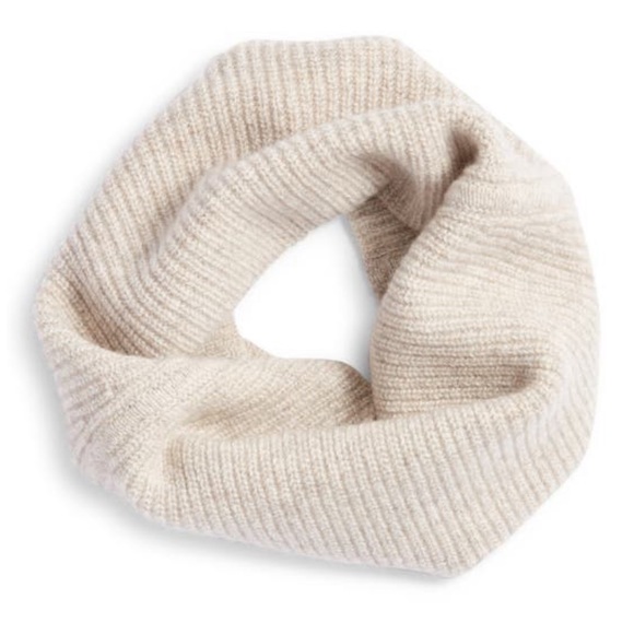 Everlane Accessories - Everlane cashmere blend neck snood warmer